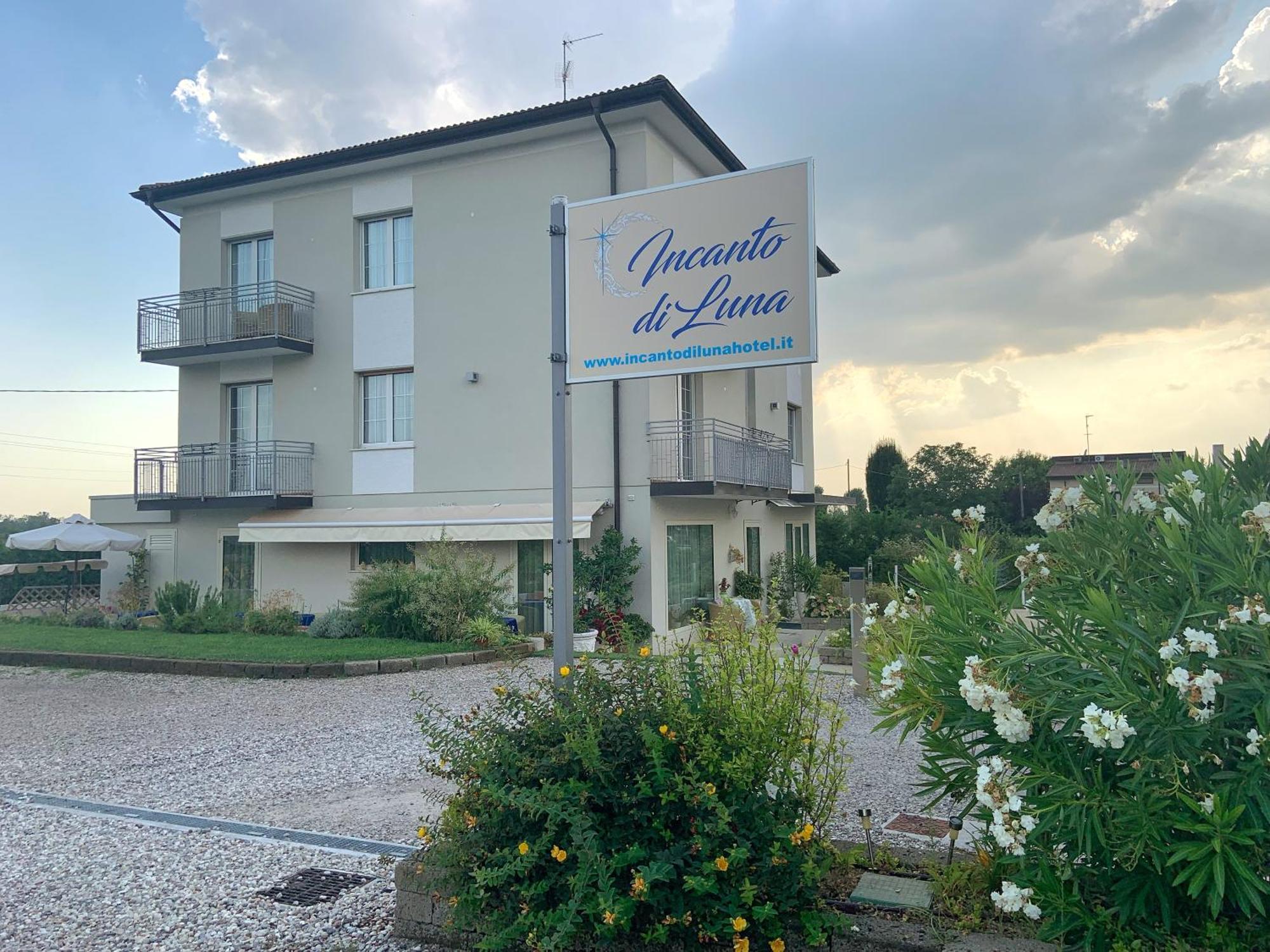 Incanto Di Luna Hotel Sirmione Exterior foto